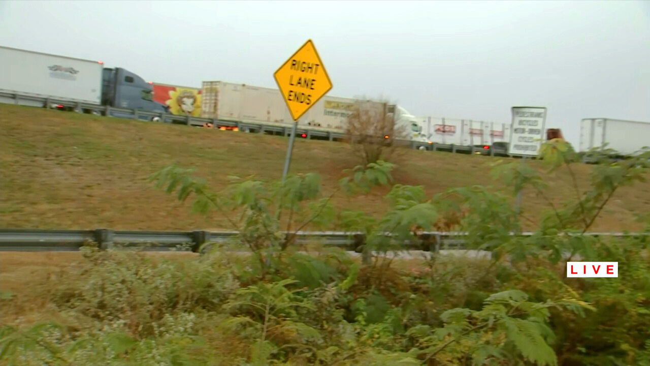 UPDATE: Lanes reopened after multi-vehicle crash closes I-75 NB in Georgia
